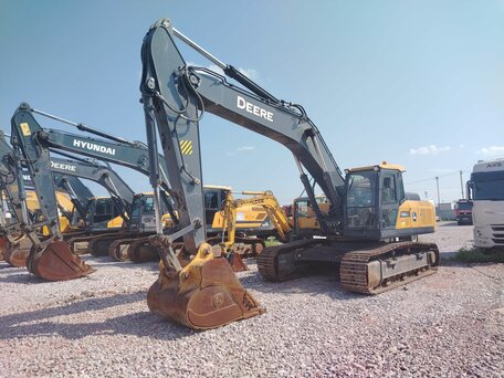 2021 John Deere E300LC, белый, 11274000 рублей, вид 1