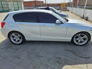 2018 BMW 1 серии 118i II (F20/F21) Рестайлинг 2, белый, 1670000 рублей, вид 3