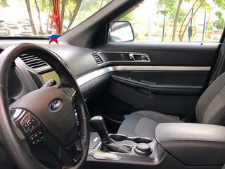 2015 Ford Explorer V Рестайлинг, чёрный, 2400000 рублей, вид 4