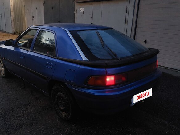 1990 Mazda 323 IV (BG), синий, 95000 рублей - вид 5