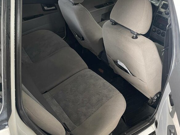 2011 Lada (ВАЗ) Priora I, белый, 300000 рублей - вид 5