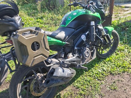 2020 Bajaj Dominar 400, зелёный, 320000 рублей, вид 4