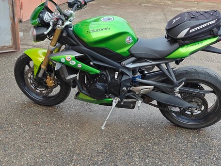 2013 Triumph Street Triple, зелёный, 500000 рублей, вид 2