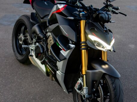 2022 Ducati Streetfighter V4, серый, 1900000 рублей, вид 1