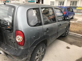 2015 Chevrolet Niva I Рестайлинг, серый, 690000 рублей, вид 2