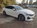2021 Kia K5 III, белый, 3100000 рублей - вид 2