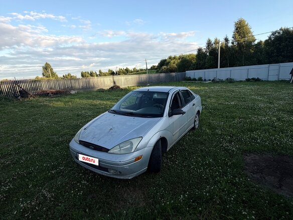 2000 Ford Focus I (North America), серебристый - вид 1