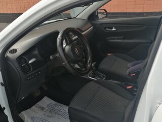 2018 Kia Rio X-Line IV, белый, 1200000 рублей, вид 2