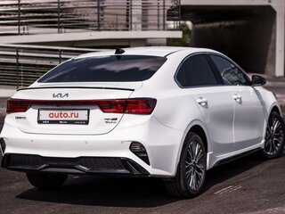 2021 Kia Cerato IV Рестайлинг, белый, 2000000 рублей, вид 5