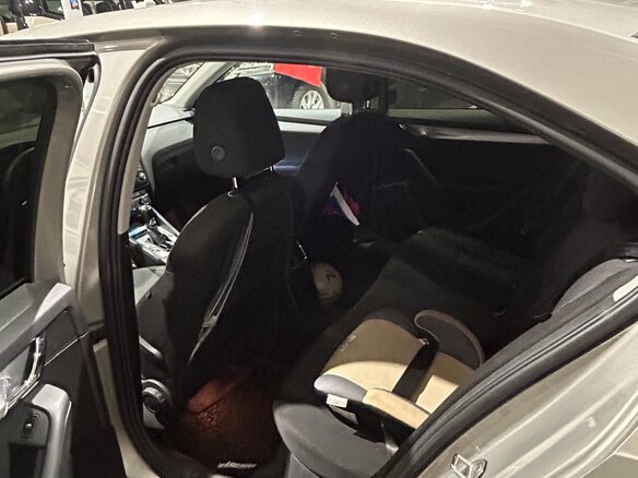 2013 Skoda Octavia III (A7), бежевый, 1250000 рублей - вид 10