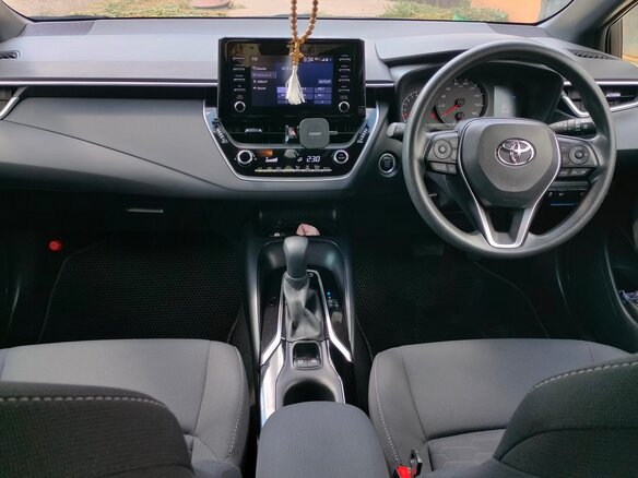 2021 Toyota Corolla Sport XII (E210), серебристый, 2000000 рублей - вид 18