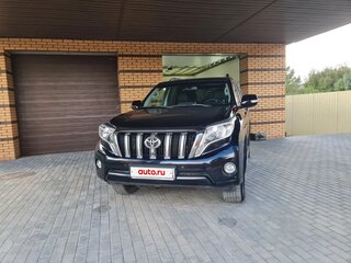 2015 Toyota Land Cruiser Prado 150 Series Рестайлинг 1, чёрный, 3680000 рублей, вид 1