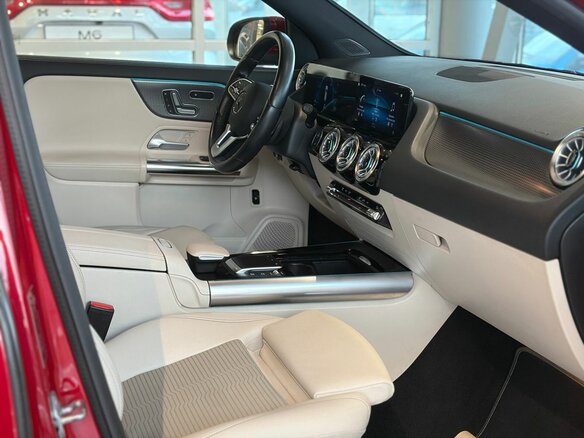 2020 Mercedes-Benz GLA 200 II (H247), красный, 3299000 рублей - вид 6