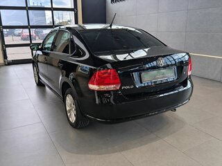 2013 Volkswagen Polo V, чёрный, 679000 рублей, вид 4