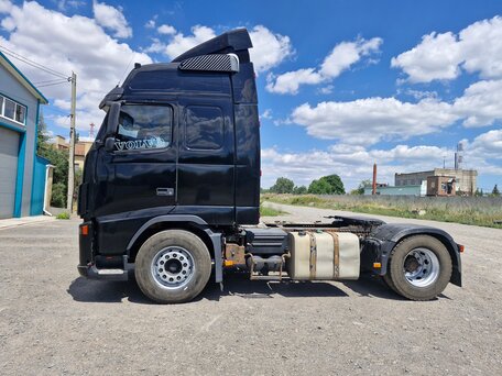 2008 Volvo FH, чёрный, 3700000 рублей, вид 2