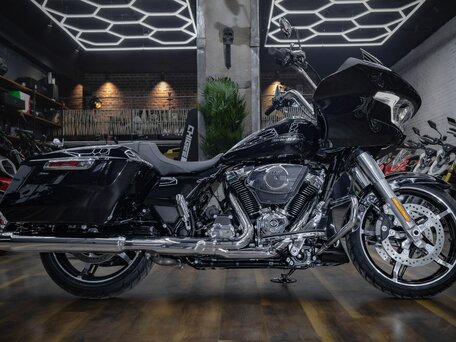 2025 Harley-Davidson Road Glide, чёрный, 3290000 рублей, вид 5