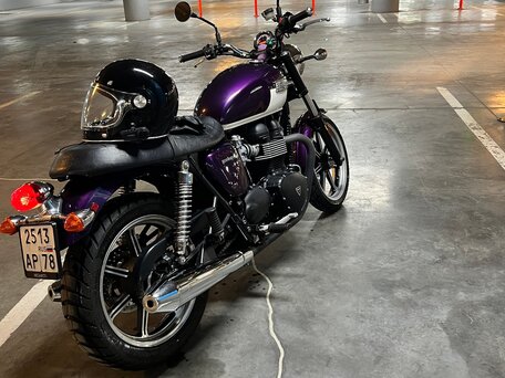 2012 Triumph Bonneville, пурпурный, 500000 рублей, вид 3