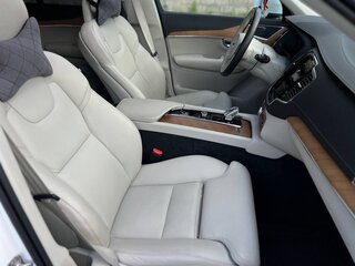 2021 Volvo XC90 B5 II Рестайлинг 1, белый, 6200000 рублей, вид 4