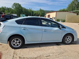 2009 Toyota Prius III (XW30), белый, 970000 рублей, вид 4