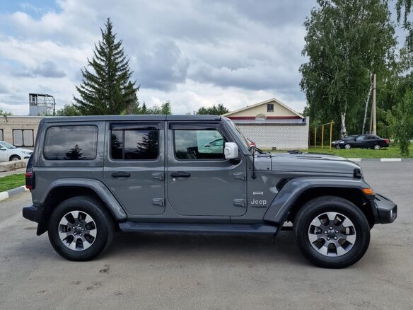 2021 Jeep Wrangler IV (JL), серый, 5299000 рублей - вид 4