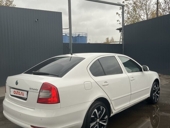 2012 Skoda Octavia II (A5) Рестайлинг, белый, 1050000 рублей - вид 8