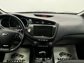 2015 Kia Ceed II Рестайлинг, серебристый, 1299500 рублей, вид 3