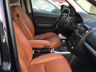 2011 Land Rover Freelander II Рестайлинг, чёрный, 1004000 рублей, вид 1