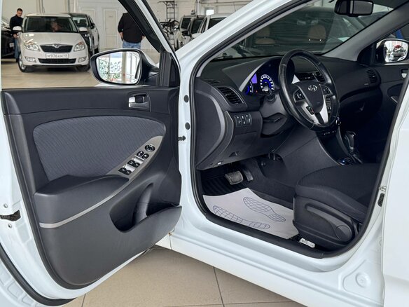 2015 Hyundai Solaris I Рестайлинг, белый - вид 9