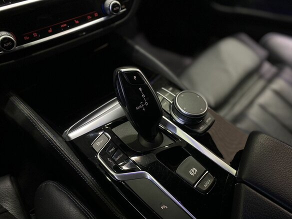 2019 BMW 5 серии M550d xDrive VII (G30/G31/G38), чёрный, 4639900 рублей - вид 17