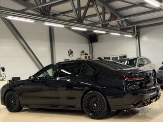 2025 BMW 7 серии 740d xDrive VII (G70), чёрный, 14499000 рублей, вид 3