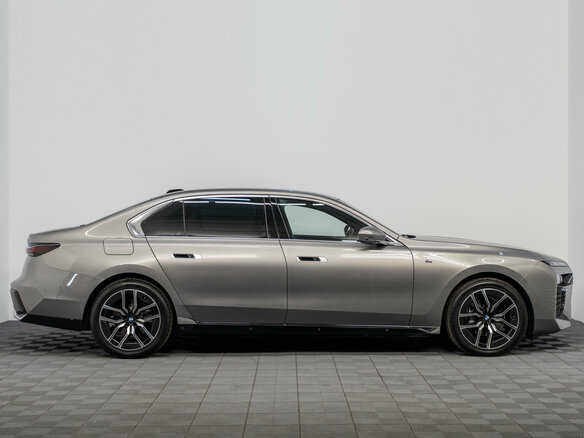 2025 BMW 7 серии 740d xDrive VII (G70), серый - вид 7
