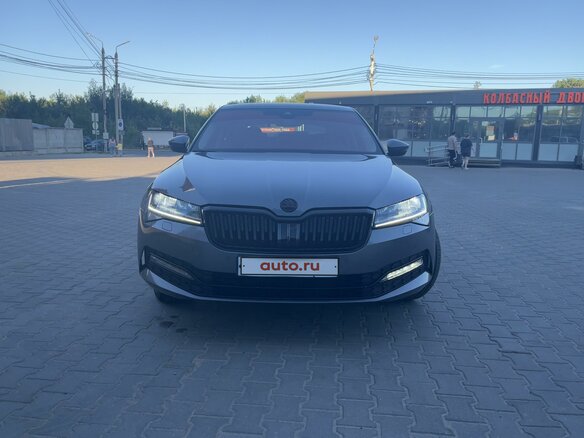 2022 Skoda Superb III Рестайлинг, серый, 4123000 рублей
