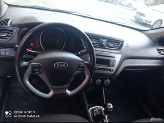 2016 Kia Rio III Рестайлинг, серебристый, 750000 рублей, вид 5
