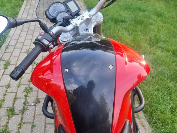 2018 BMW F 800 R, красный, 800000 рублей - вид 1