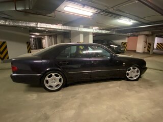 1996 Mercedes-Benz E-Класс AMG 50 AMG II (W210, S210), фиолетовый, 1500000 рублей, вид 4