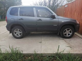 2014 Chevrolet Niva I Рестайлинг, серый, 730000 рублей, вид 1
