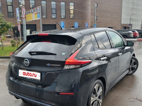 2018 Nissan Leaf II (ZE1), чёрный, 1790000 рублей - вид 6