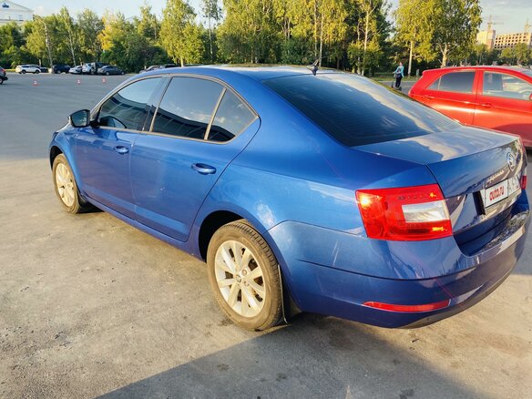 2018 Skoda Octavia III (A7) Рестайлинг, синий - вид 3