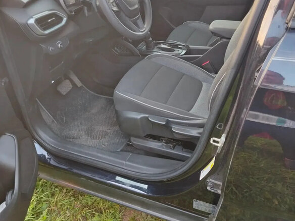 2021 Chevrolet TrailBlazer III, чёрный - вид 8