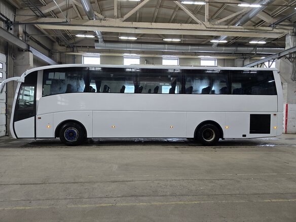 2000 Volvo B12 Series, белый, 3050000 рублей - вид 3