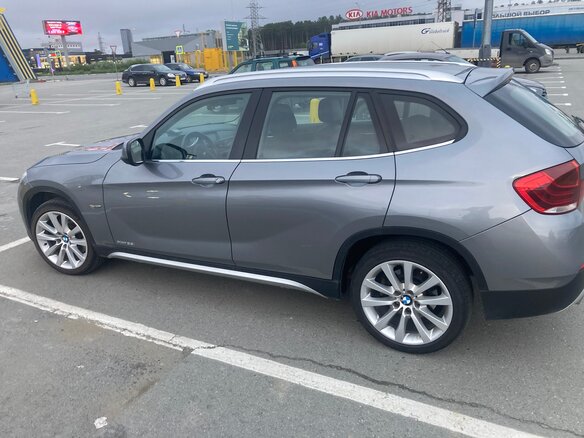 2012 BMW X1 28i I (E84), серый, 1500000 рублей - вид 4
