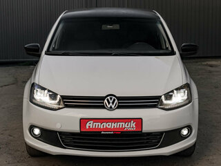 2013 Volkswagen Polo V, белый, 830000 рублей, вид 2