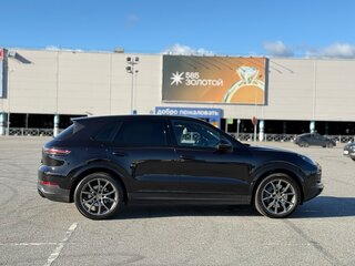 2018 Porsche Cayenne S III, чёрный, 5890000 рублей, вид 4