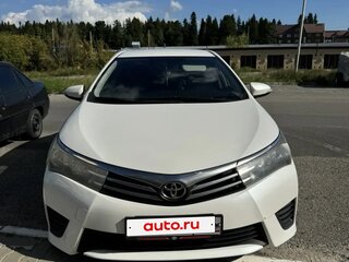 2013 Toyota Corolla XI (E160, E170, E180), белый, 1250000 рублей, вид 2