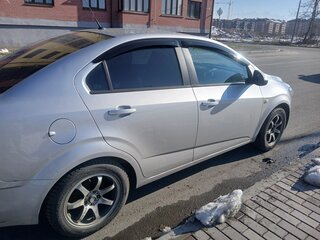 2013 Chevrolet Aveo II, серебристый, 670000 рублей, вид 3