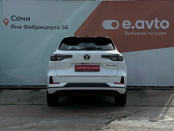 2024 Changan CS55 Plus II Рестайлинг, белый, 2475000 рублей - вид 4
