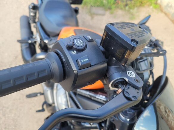 2024 Harley-Davidson Nightster, оранжевый, 950000 рублей - вид 10