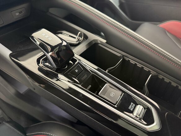 2023 Geely Coolray I Рестайлинг, красный, 2100000 рублей - вид 12
