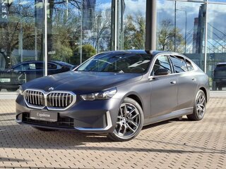 2025 BMW 5 серии Long 530Li xDrive VIII (G60/G61/G68), чёрный, 7990000 рублей, вид 1