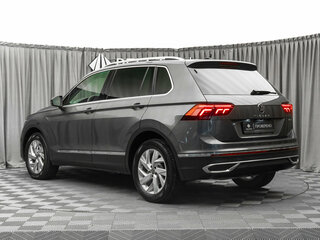 2021 Volkswagen Tiguan II Рестайлинг, серый, 3840000 рублей, вид 4